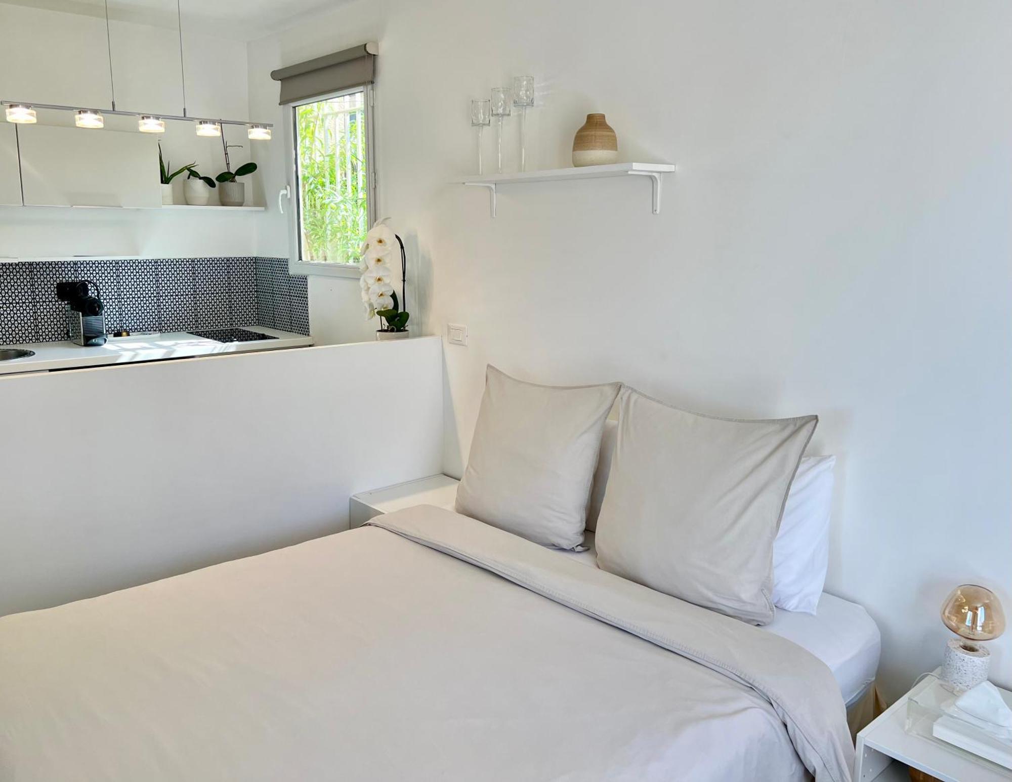 Cosy Studio With Garden And Free Parking - ラ・チュルビ エクステリア 写真